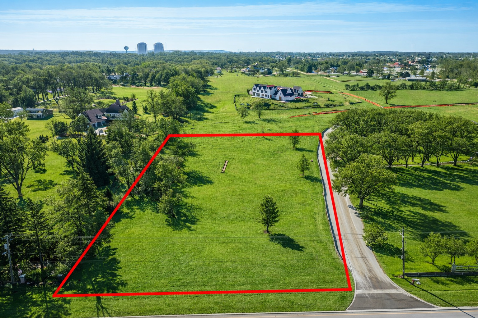 23W731 Hobson Road Naperville, IL 60540 - Photo 2 of 10 a view of a back yard with green space