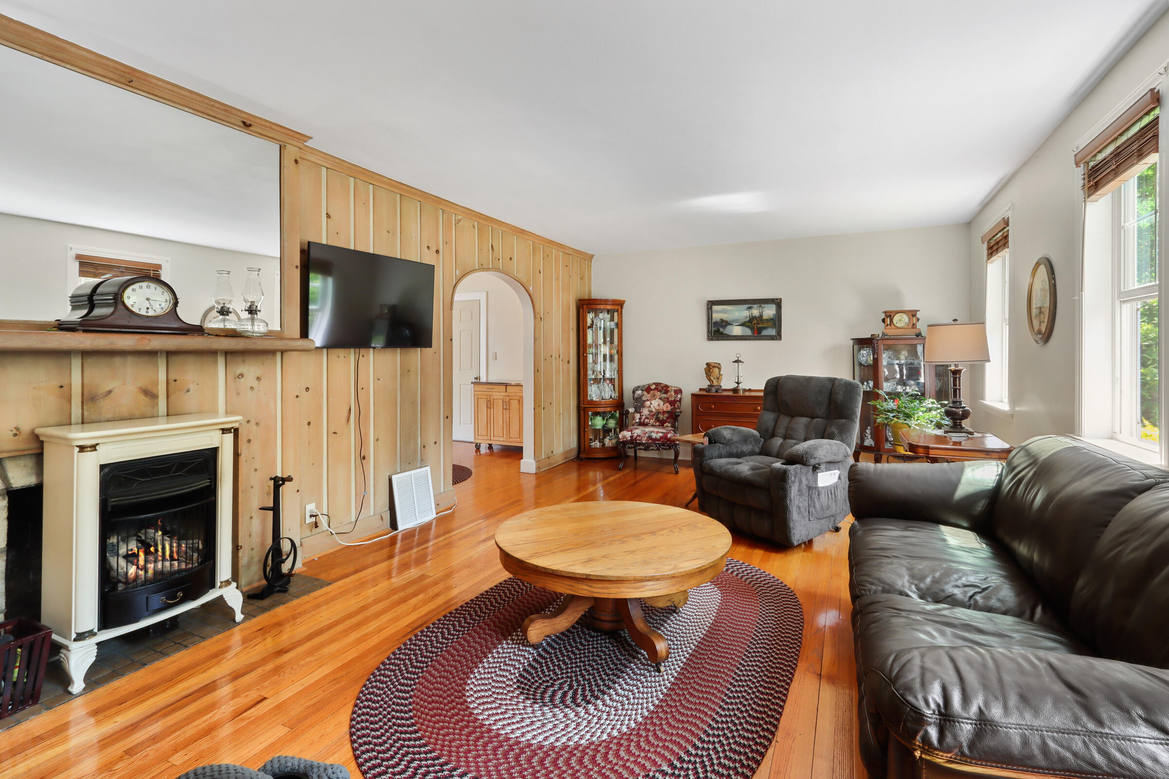 1133 Racine Street Delavan, WI 53115 - Photo 10 of 32 Living Room 3