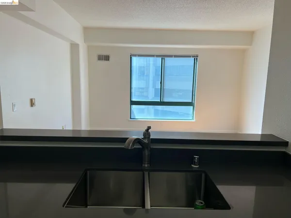 $438,500 | 988 Franklin Street, Unit 601, Oakland, CA 94607