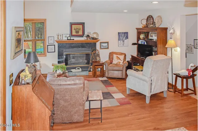 $595,000 | 10 C Hummingbird Circle, Horicon, NY 12808