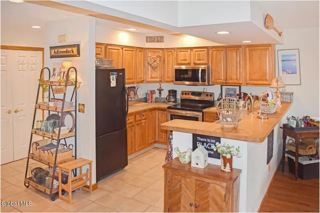 $595,000 | 10 C Hummingbird Circle, Horicon, NY 12808