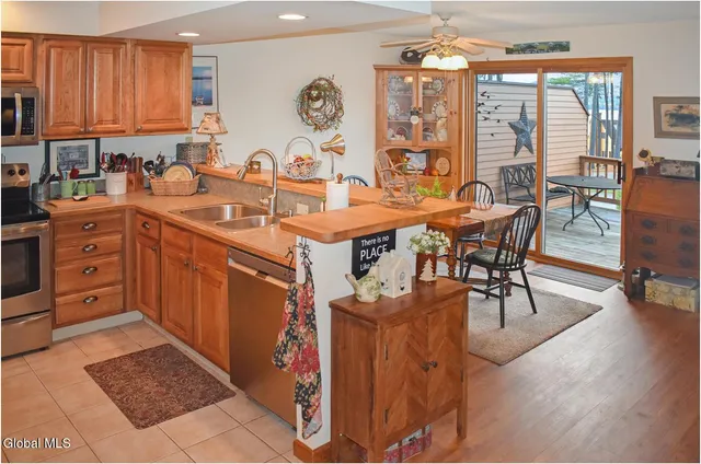 $595,000 | 10 C Hummingbird Circle, Horicon, NY 12808