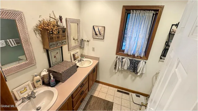 $595,000 | 10 C Hummingbird Circle, Horicon, NY 12808