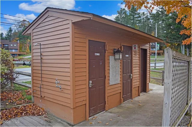 $595,000 | 10 C Hummingbird Circle, Horicon, NY 12808