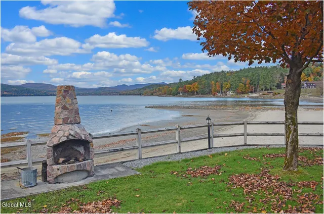 $595,000 | 10 C Hummingbird Circle, Horicon, NY 12808