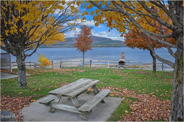 $595,000 | 10 C Hummingbird Circle, Horicon, NY 12808