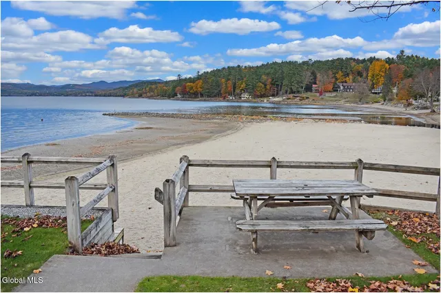 $595,000 | 10 C Hummingbird Circle, Horicon, NY 12808