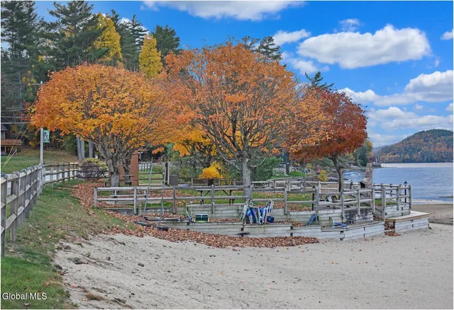 $595,000 | 10 C Hummingbird Circle, Horicon, NY 12808