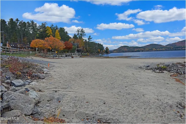 $595,000 | 10 C Hummingbird Circle, Horicon, NY 12808