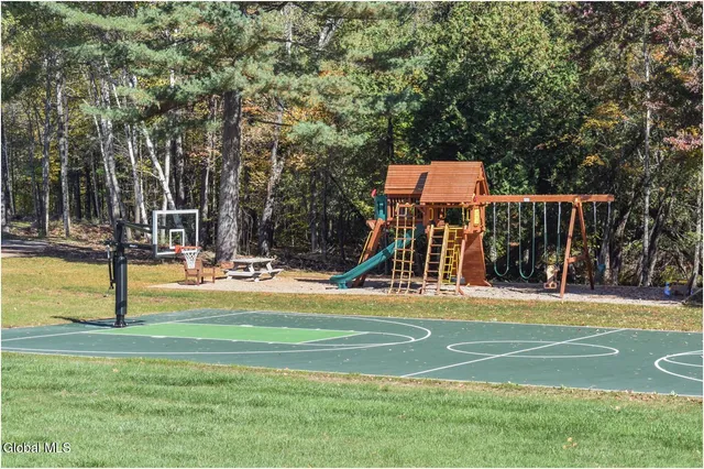 $595,000 | 10 C Hummingbird Circle, Horicon, NY 12808