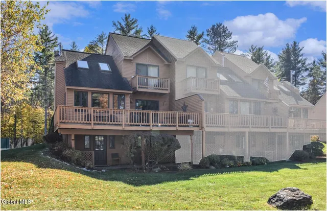$595,000 | 10 C Hummingbird Circle, Horicon, NY 12808
