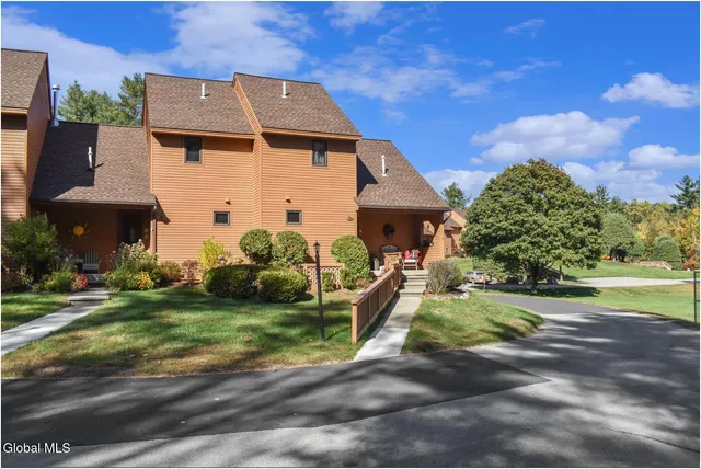 $595,000 | 10 C Hummingbird Circle, Horicon, NY 12808