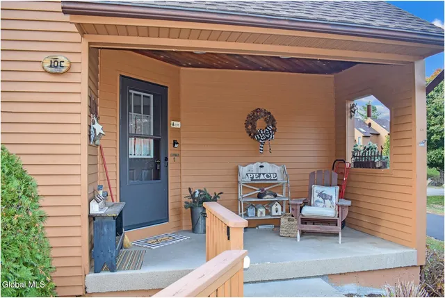 $595,000 | 10 C Hummingbird Circle, Horicon, NY 12808