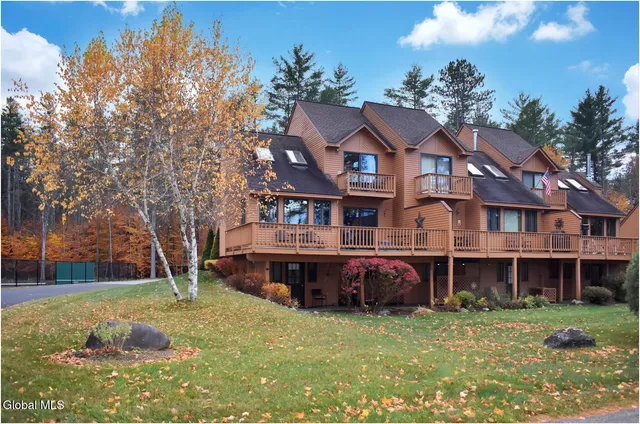 $595,000 | 10 C Hummingbird Circle, Horicon, NY 12808