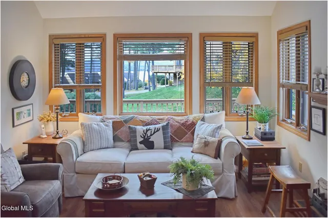 $595,000 | 10 C Hummingbird Circle, Horicon, NY 12808