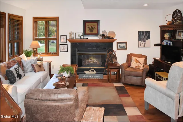 $595,000 | 10 C Hummingbird Circle, Horicon, NY 12808