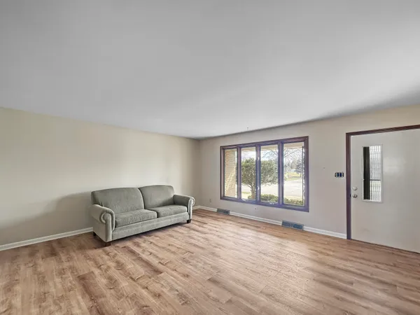 $2,750 | 432 Summer Drive, Schererville, IN 46375