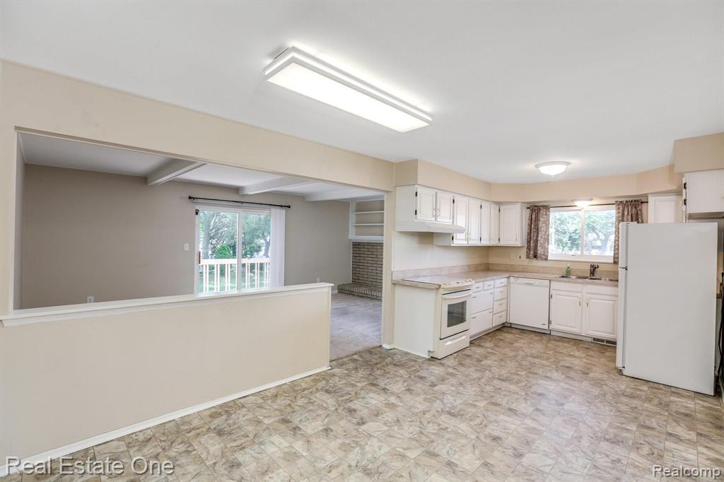 36733 West Seven Mile Road Livonia, MI 48152 - Photo 5 of 28
