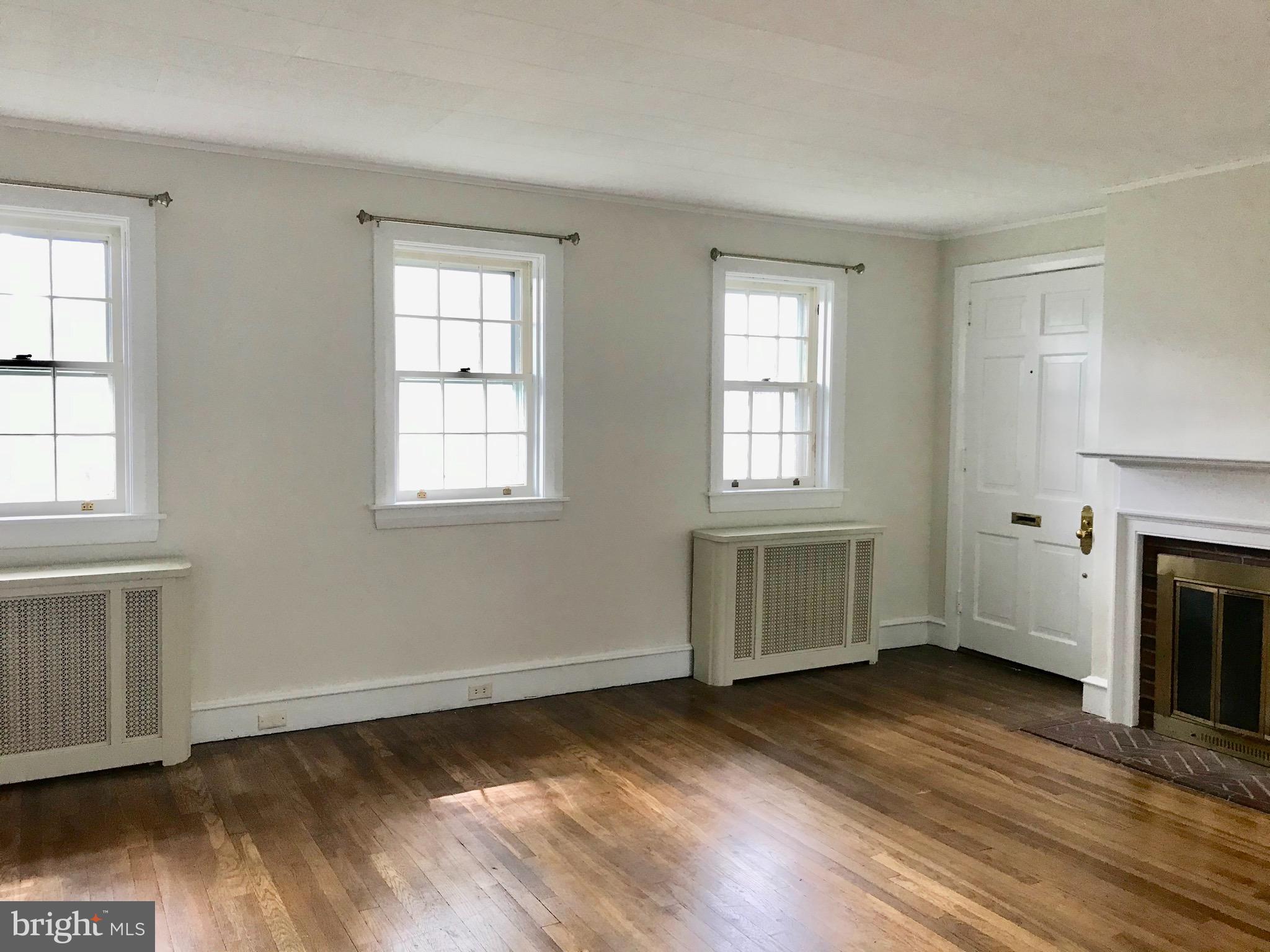 128 Kent Way Reading, PA 19611 - Photo 5 of 20 Gallery Image 5