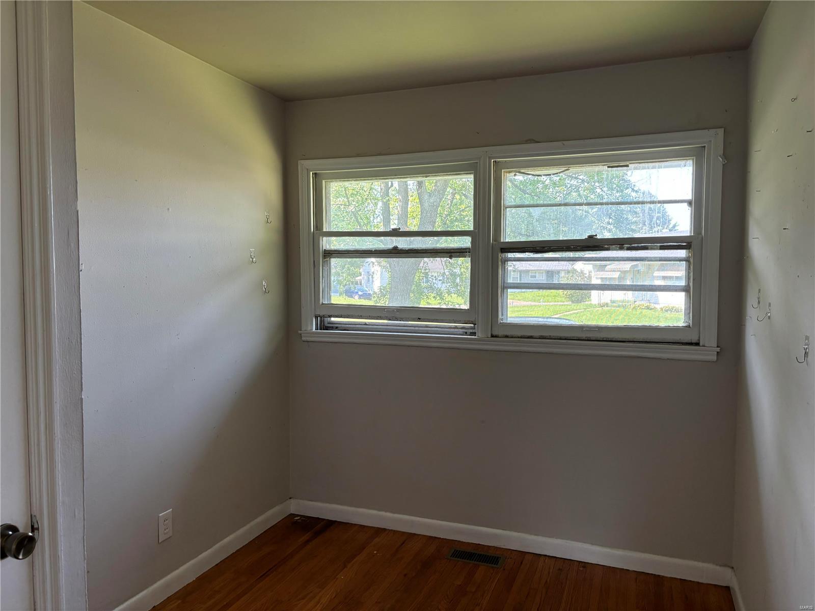 227 Midlothian Road St. Louis, MO 63137 - Photo 11 of 16