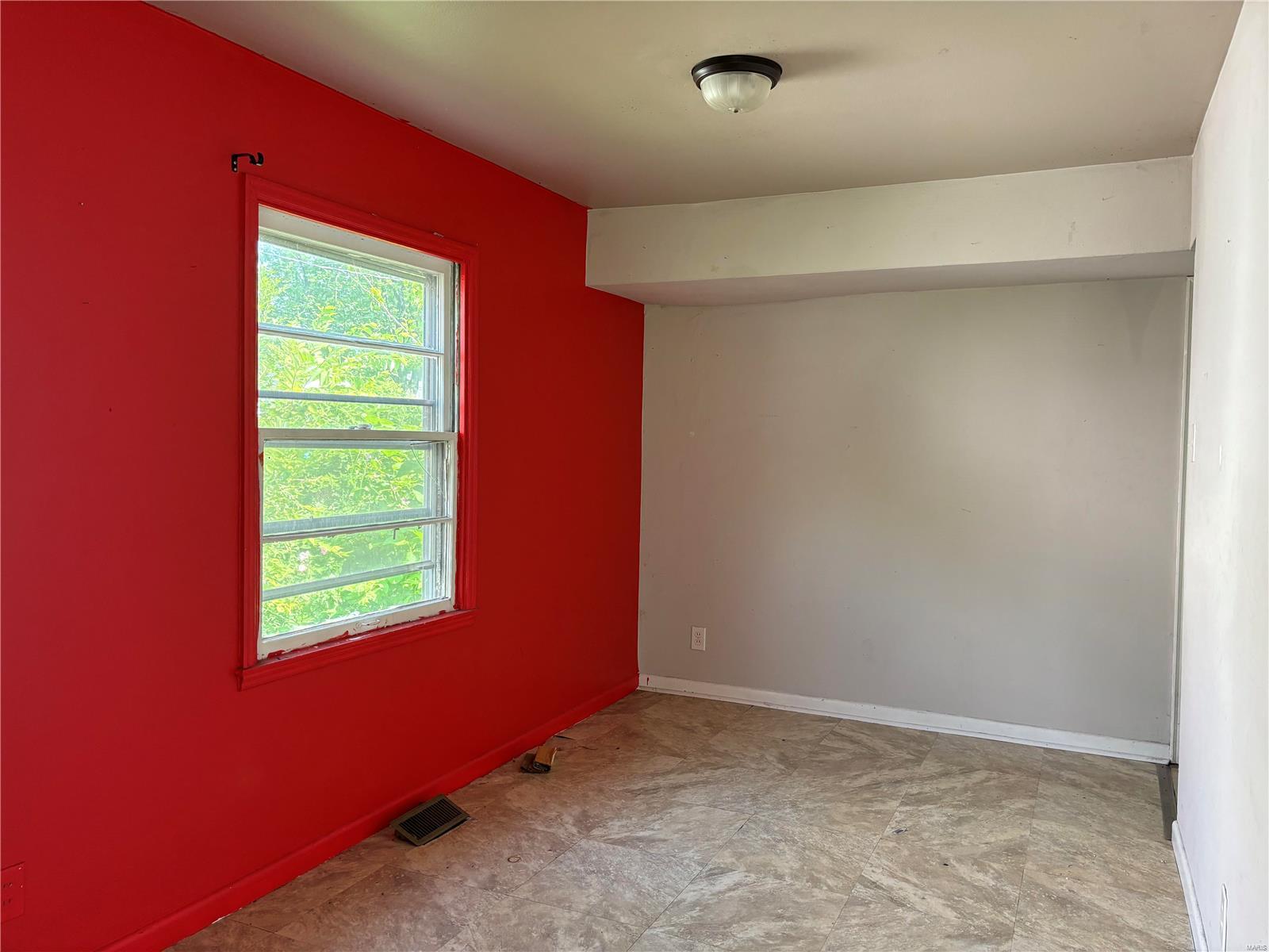 227 Midlothian Road St. Louis, MO 63137 - Photo 4 of 16