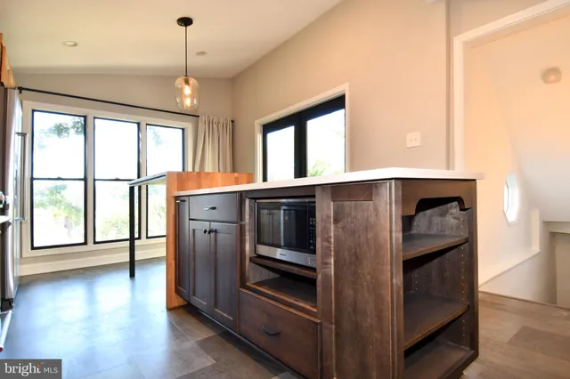 $719,000 | 2100 South Quebec Street, Arlington, VA 22204