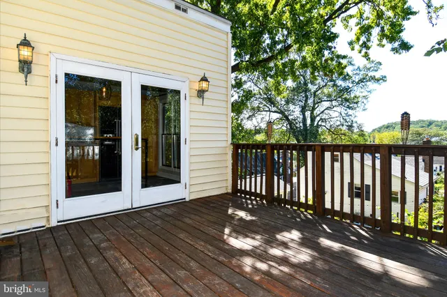 $719,000 | 2100 South Quebec Street, Arlington, VA 22204