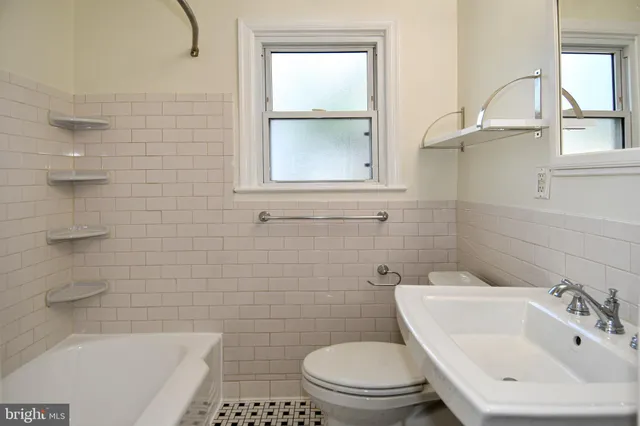 $719,000 | 2100 South Quebec Street, Arlington, VA 22204