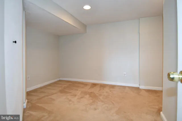 $719,000 | 2100 South Quebec Street, Arlington, VA 22204