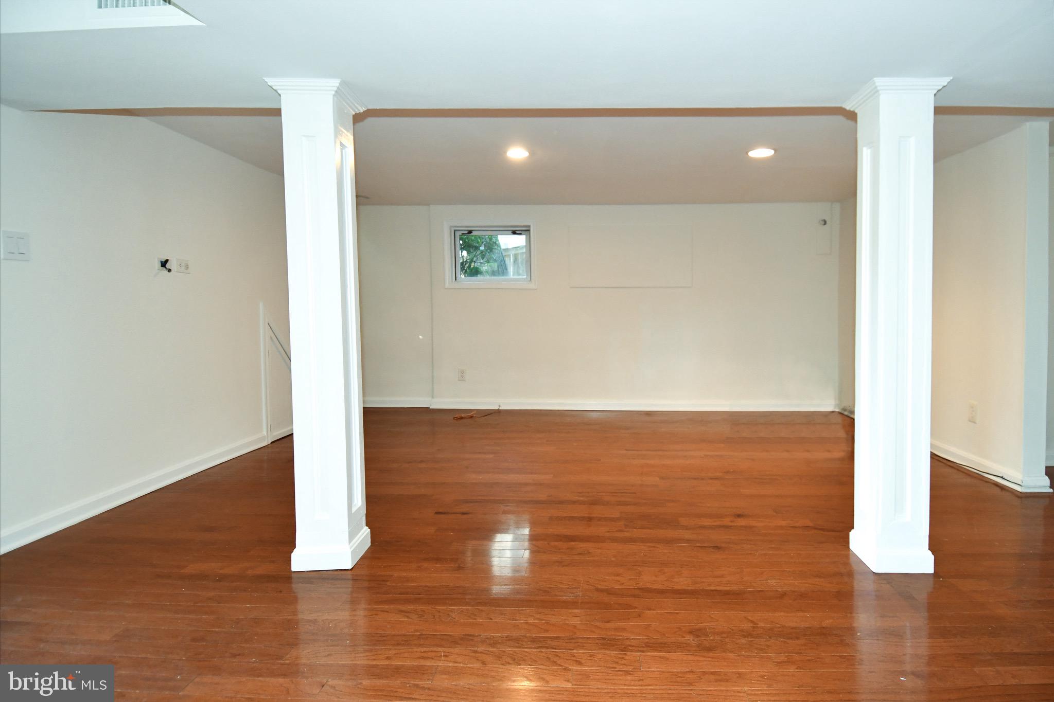 2100 South Quebec Street Arlington, VA 22204 - Photo 32 of 36 a view of a room with wooden floor