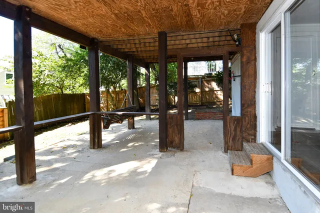 $719,000 | 2100 South Quebec Street, Arlington, VA 22204