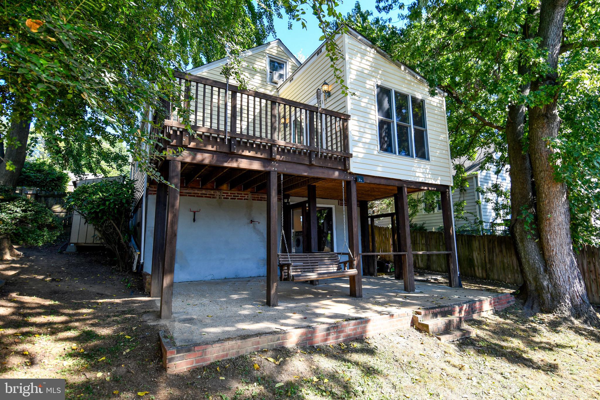 2100 South Quebec Street Arlington, VA 22204 - Photo 35 of 36 a view of a house with backyard porch and sitting area