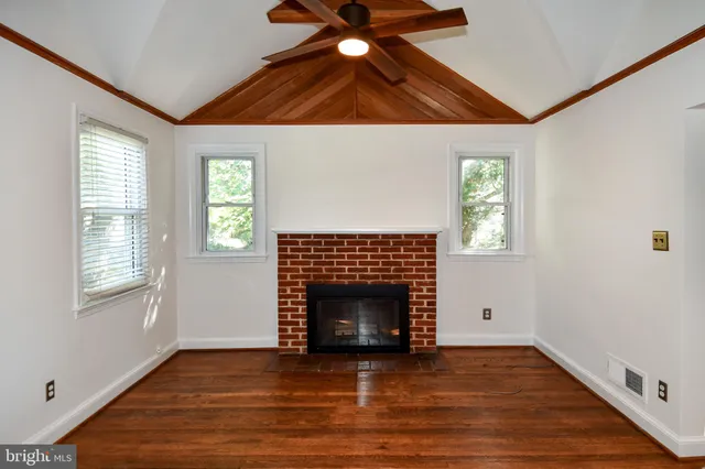 $719,000 | 2100 South Quebec Street, Arlington, VA 22204