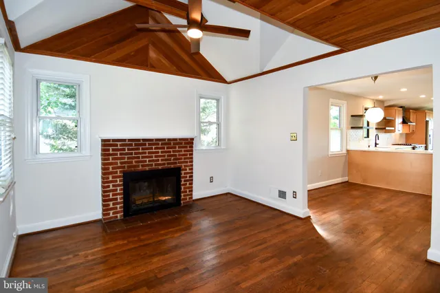 $719,000 | 2100 South Quebec Street, Arlington, VA 22204