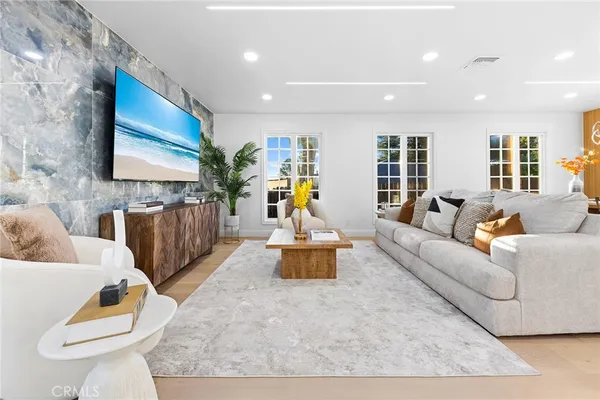 $1,750,000 | 326 East Sierra Madre Avenue, Glendora, CA 91741