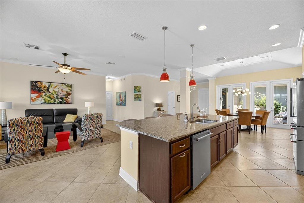 6903 Crestpoint Drive Apollo Beach, FL 33572 - Photo 39 of 95 a kitchen with lots of counter top space