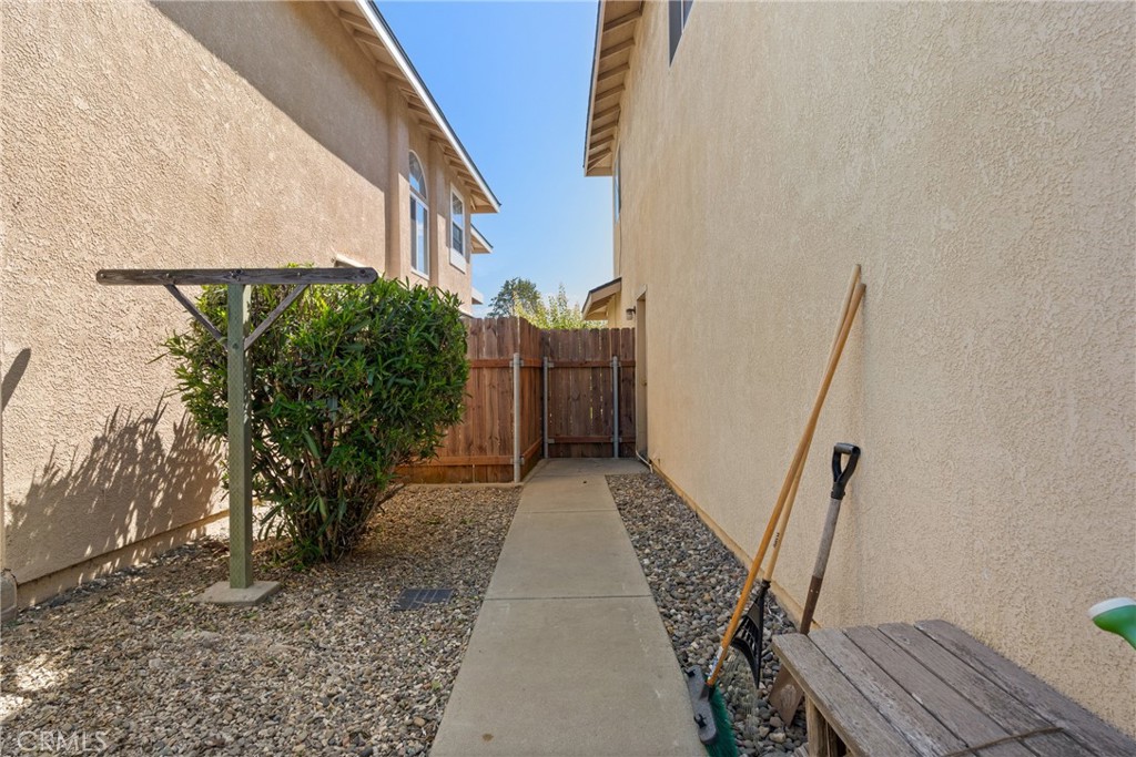 4239 Shadowcrest Drive Santa Maria, CA 93455 - Photo 29 of 33 a view of a pathway with a backyard