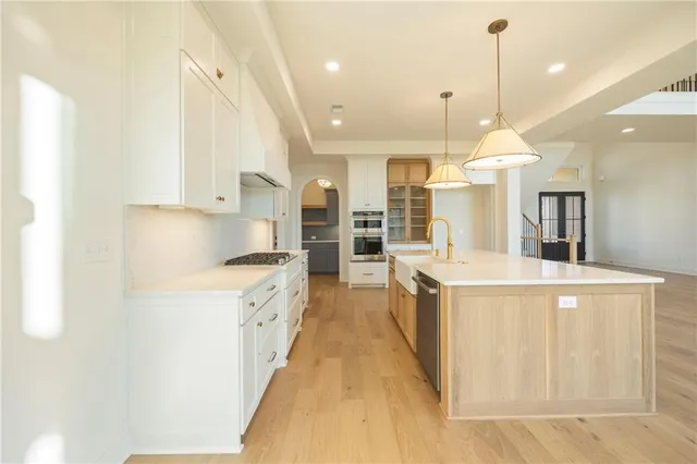 $1,199,900 | 16800 Parkhill Street, Overland Park, KS 66221