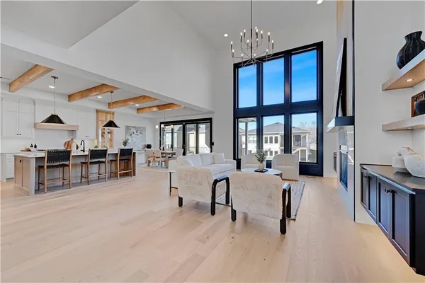 $1,139,900 | 16800 Parkhill Street, Overland Park, KS 66221