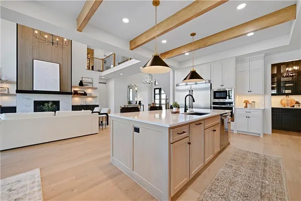 $1,139,900 | 16800 Parkhill Street, Overland Park, KS 66221
