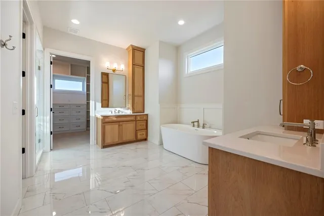 $1,199,900 | 16800 Parkhill Street, Overland Park, KS 66221