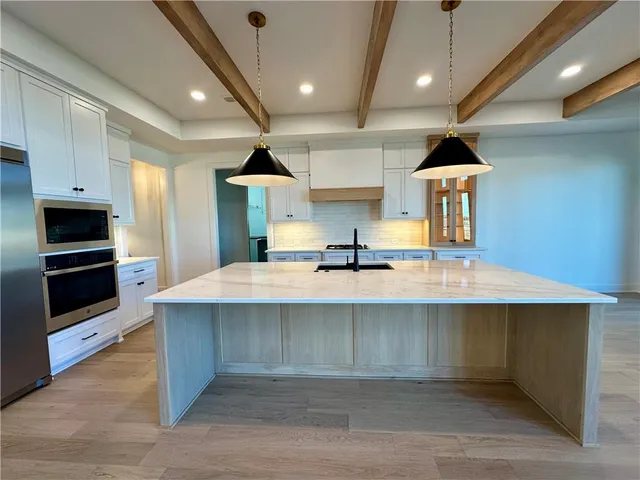 $1,199,900 | 16800 Parkhill Street, Overland Park, KS 66221