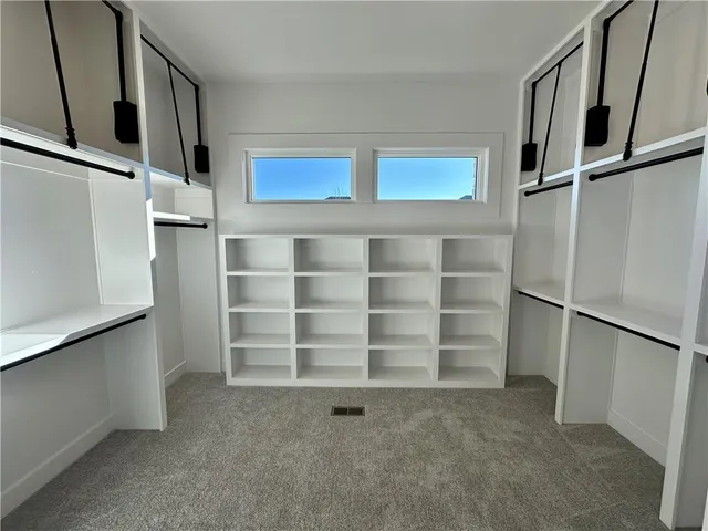 $1,199,900 | 16800 Parkhill Street, Overland Park, KS 66221