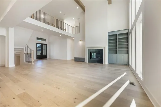 $1,199,900 | 16800 Parkhill Street, Overland Park, KS 66221