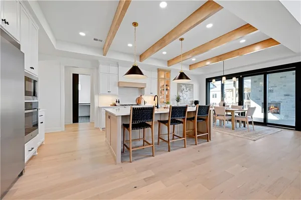 $1,139,900 | 16800 Parkhill Street, Overland Park, KS 66221