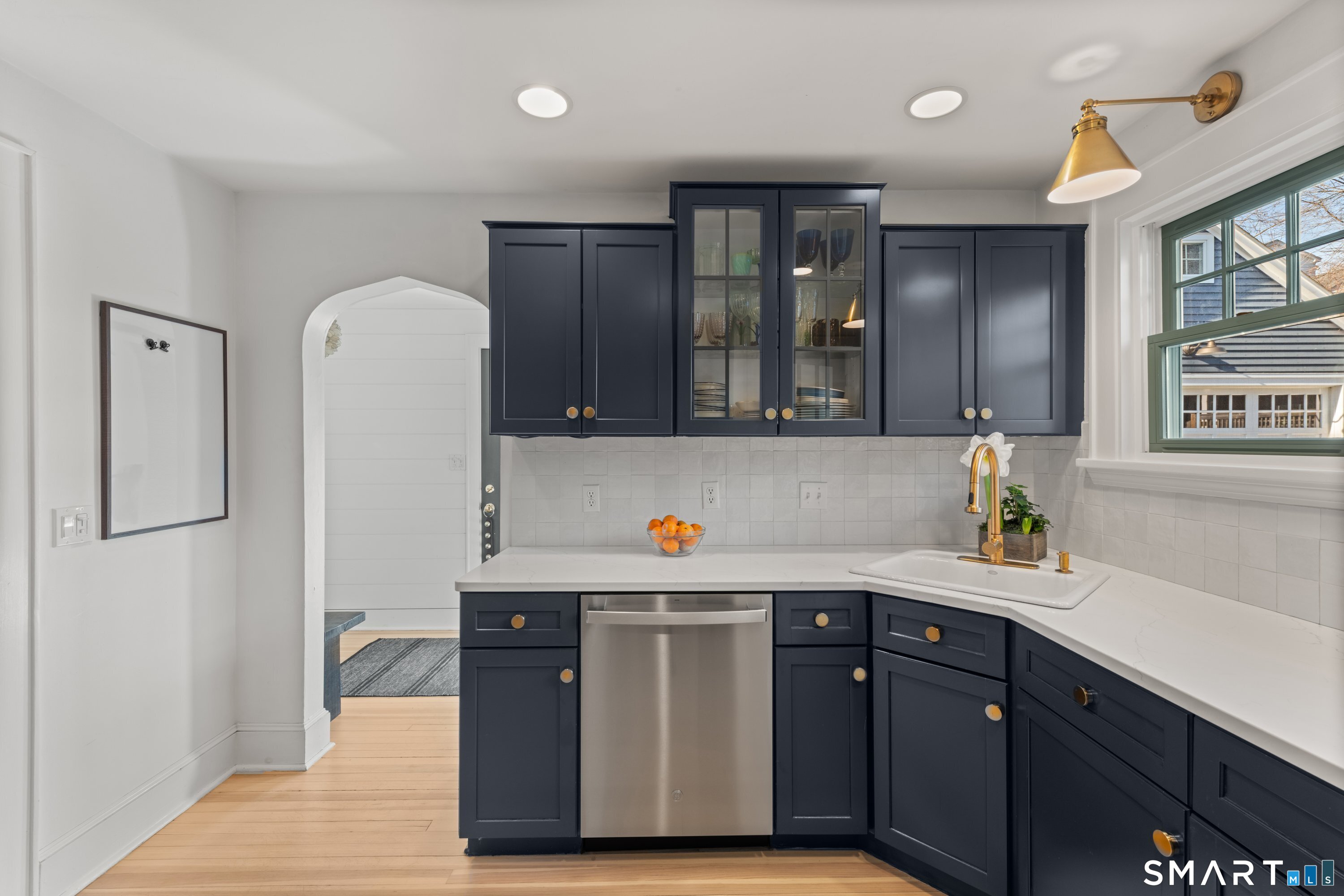 984 Valley Road Fairfield, CT 06825 - Photo 12 of 32