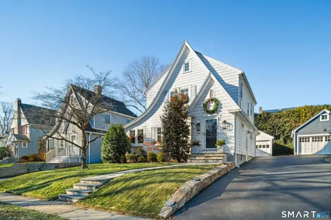 $750,000 | 984 Valley Road, Fairfield, CT 06825