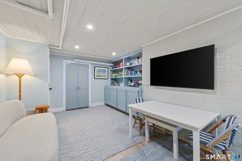 $750,000 | 984 Valley Road, Fairfield, CT 06825