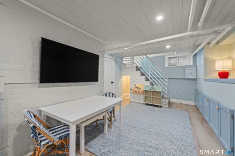 $750,000 | 984 Valley Road, Fairfield, CT 06825