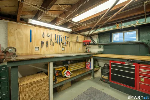 $750,000 | 984 Valley Road, Fairfield, CT 06825